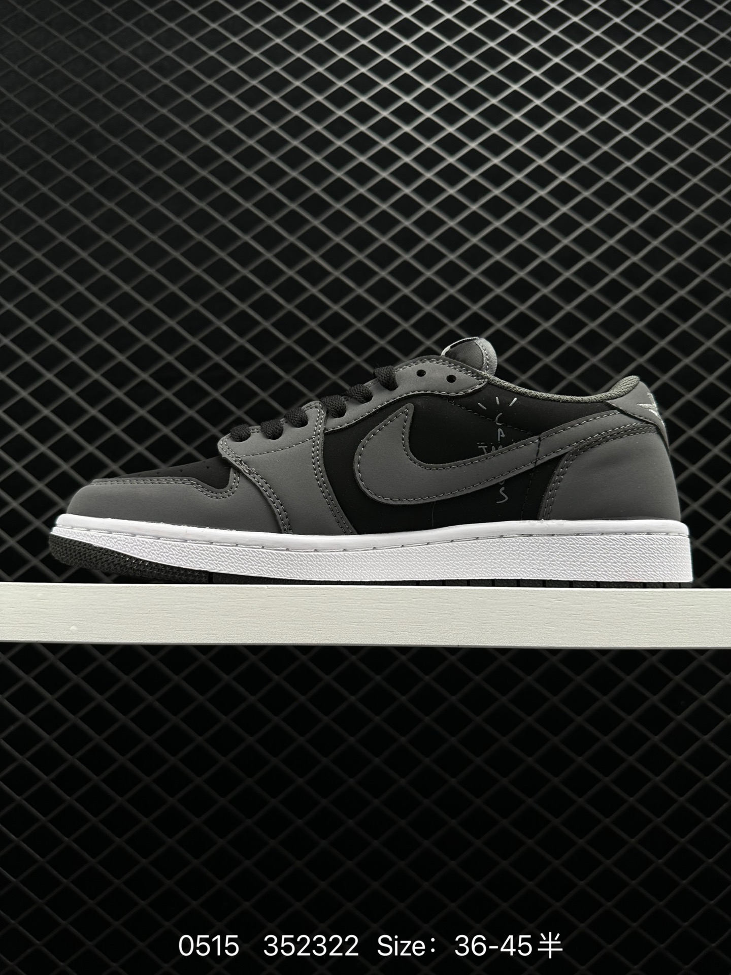 NIKE  Air Jordan 1 Low